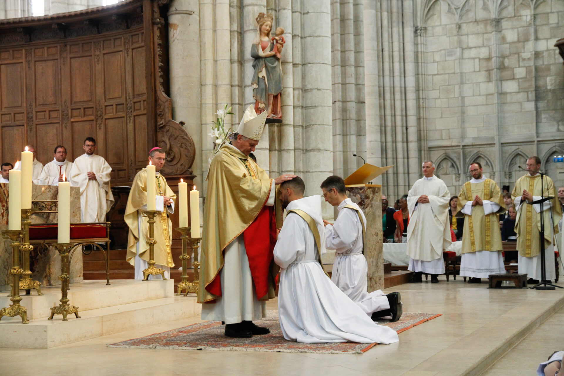 Ordinations 2022 - Imposition des mains