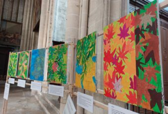 Les arbres dans la Bible – une exposition des toiles du Père Régis Martin à l’honneur dans la cathédrale