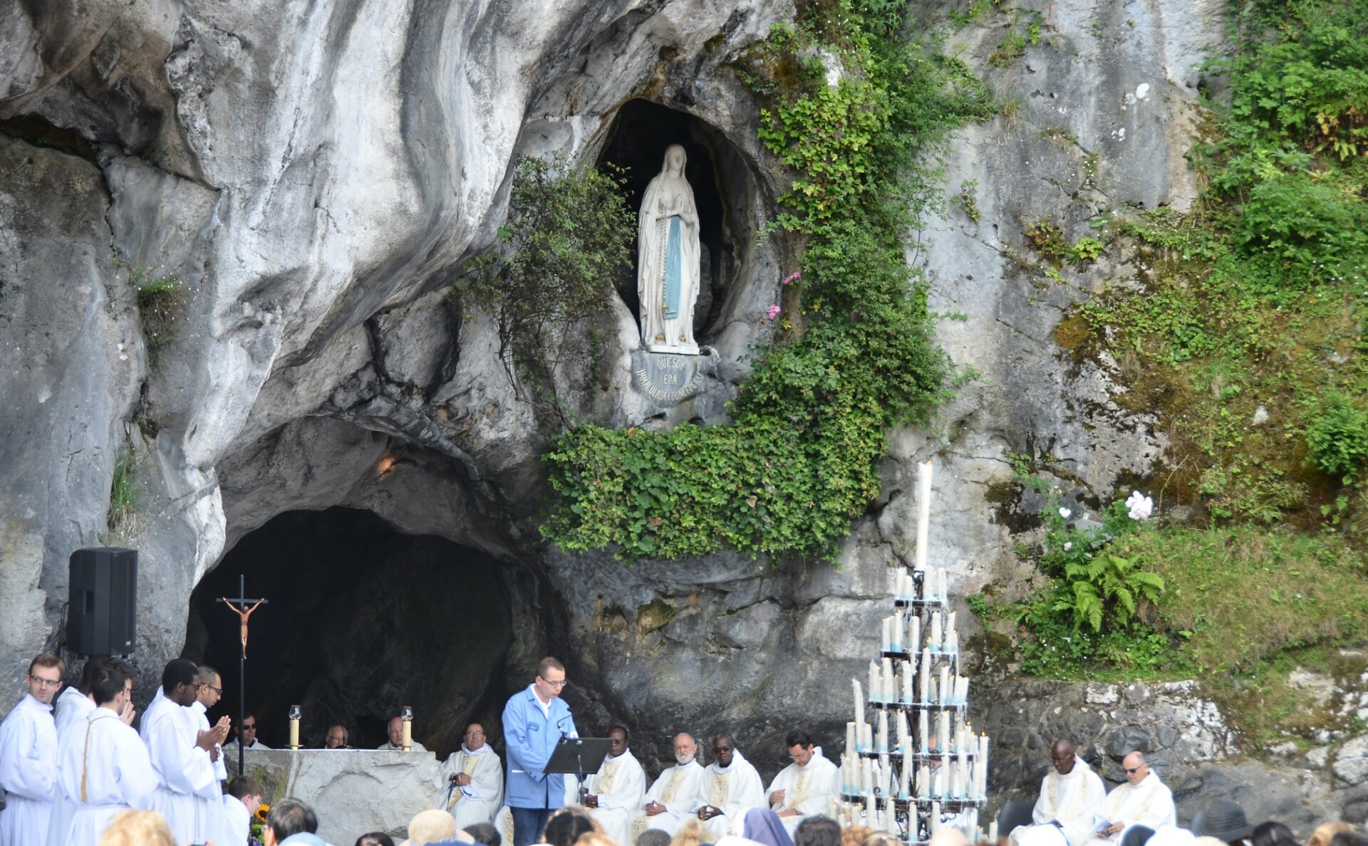 Pèlerinage à Lourdes – La messe à la grotte en direct sur KTO