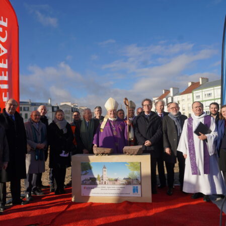 Pose 1ere pierre Eglise St Colomban – Serris – 30 nov 2025