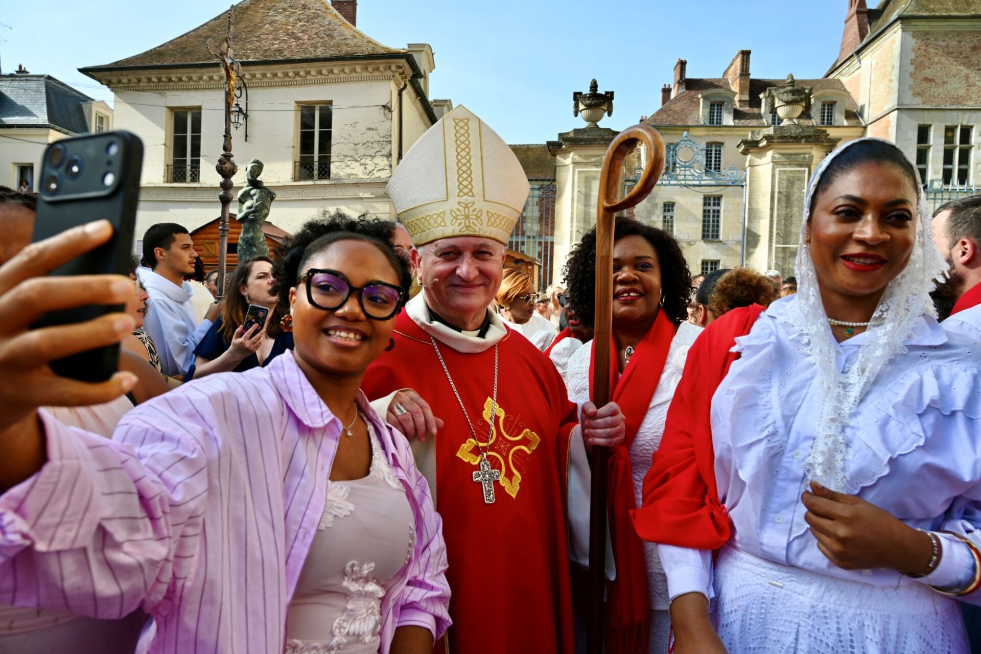 Confirmations adultes dimanche 24 mai Mgr Nahmias photos P_Macchi (145) Confirmations adultes dimanche 24 mai